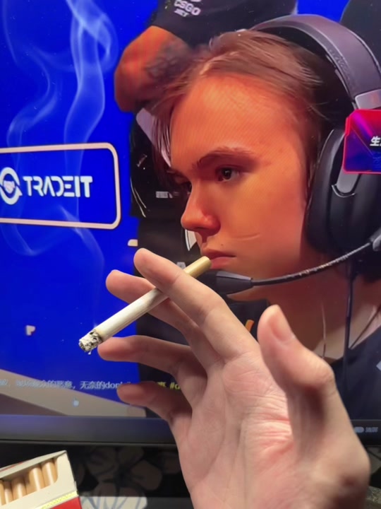 不敌GEN掉入败者组 G2更博：败者组buff激活